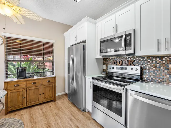 7685 Lexington Club Boulevard #B, Delray Beach, FL 33446