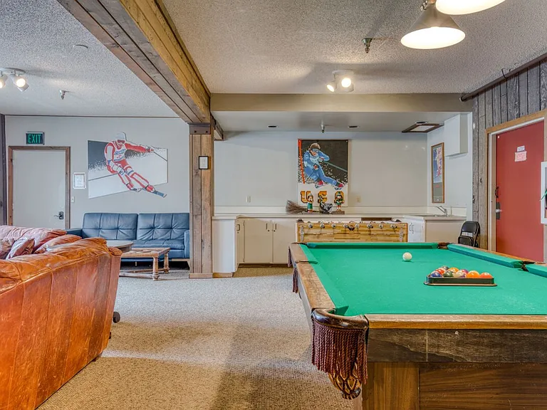 Building's Lounge