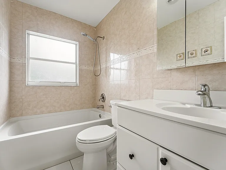 22267 SW 57th Ave — Photo 20