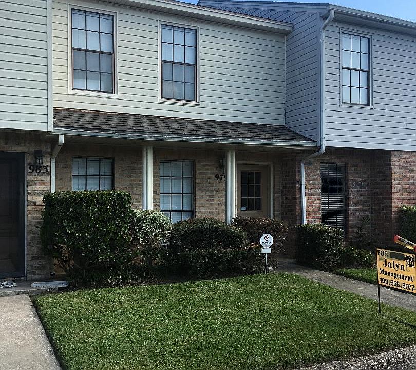 1st image of 979 Sunmeadow Dr
