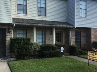 979 Sunmeadow Dr, Beaumont, TX 77706