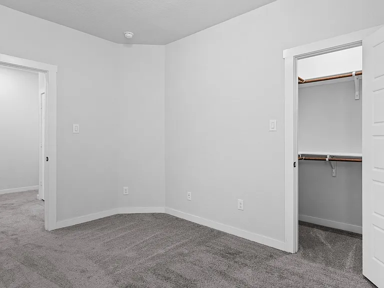 5843 Whitby Rd #17 — Photo 11