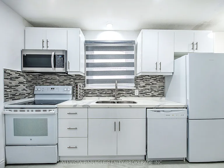 1632 Churchill Ave — Photo 12