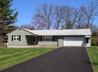 41 Mountain Rd, Tuxedo Park, NY 10987