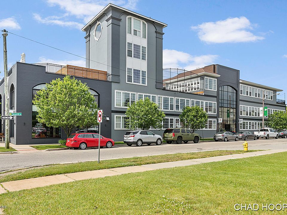 1st image of 600 7th St NW Unit 309