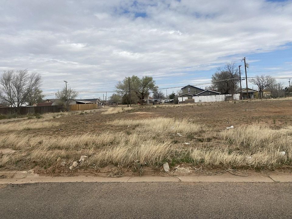 2nd image of 3207 E Broadway