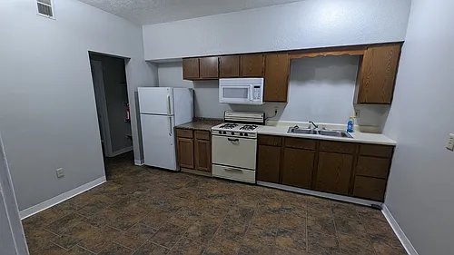 308 Erie St S #17-4 Photo 1