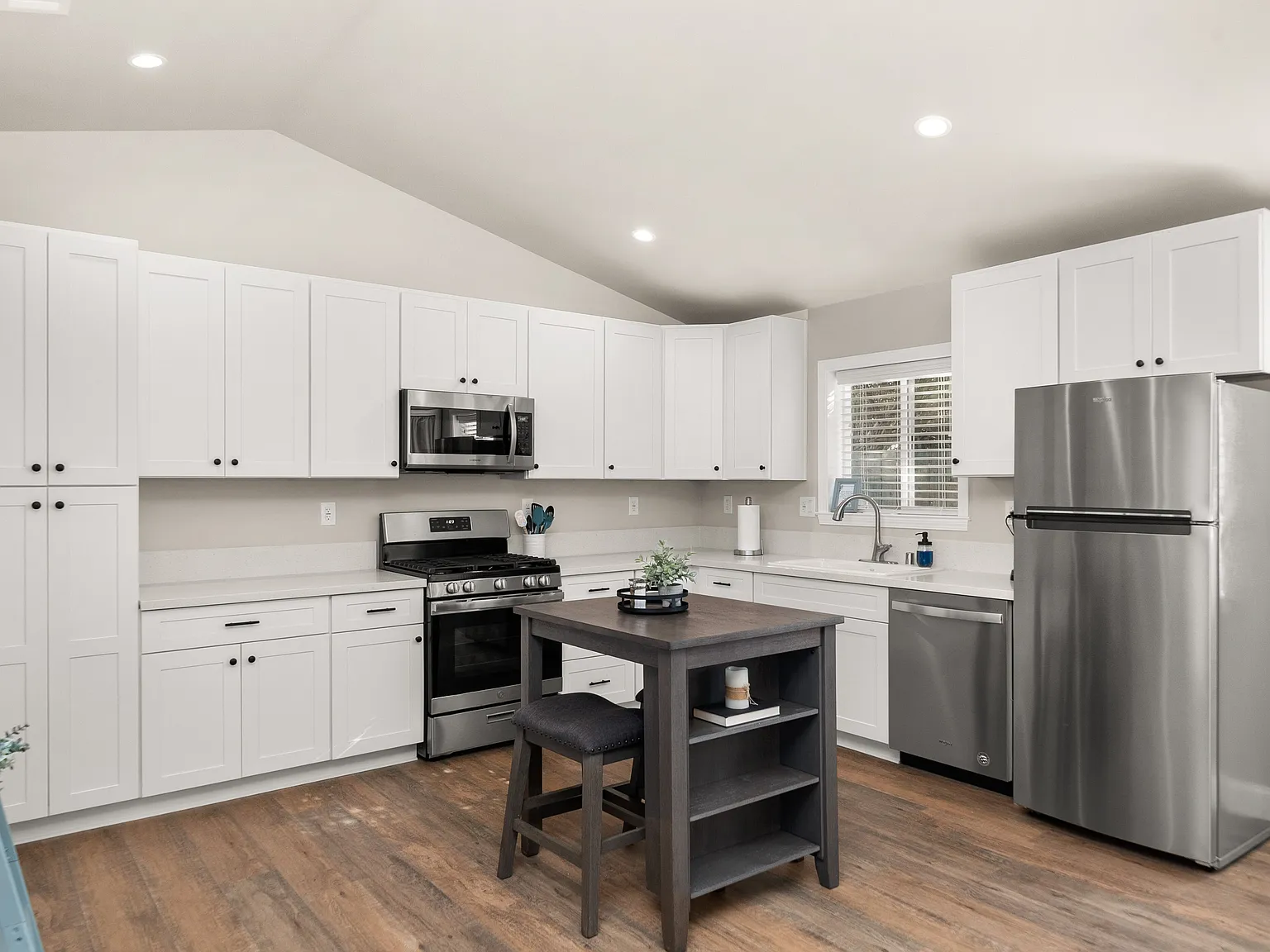 1 bed, 625 sqft, $1,925 — Photo 2