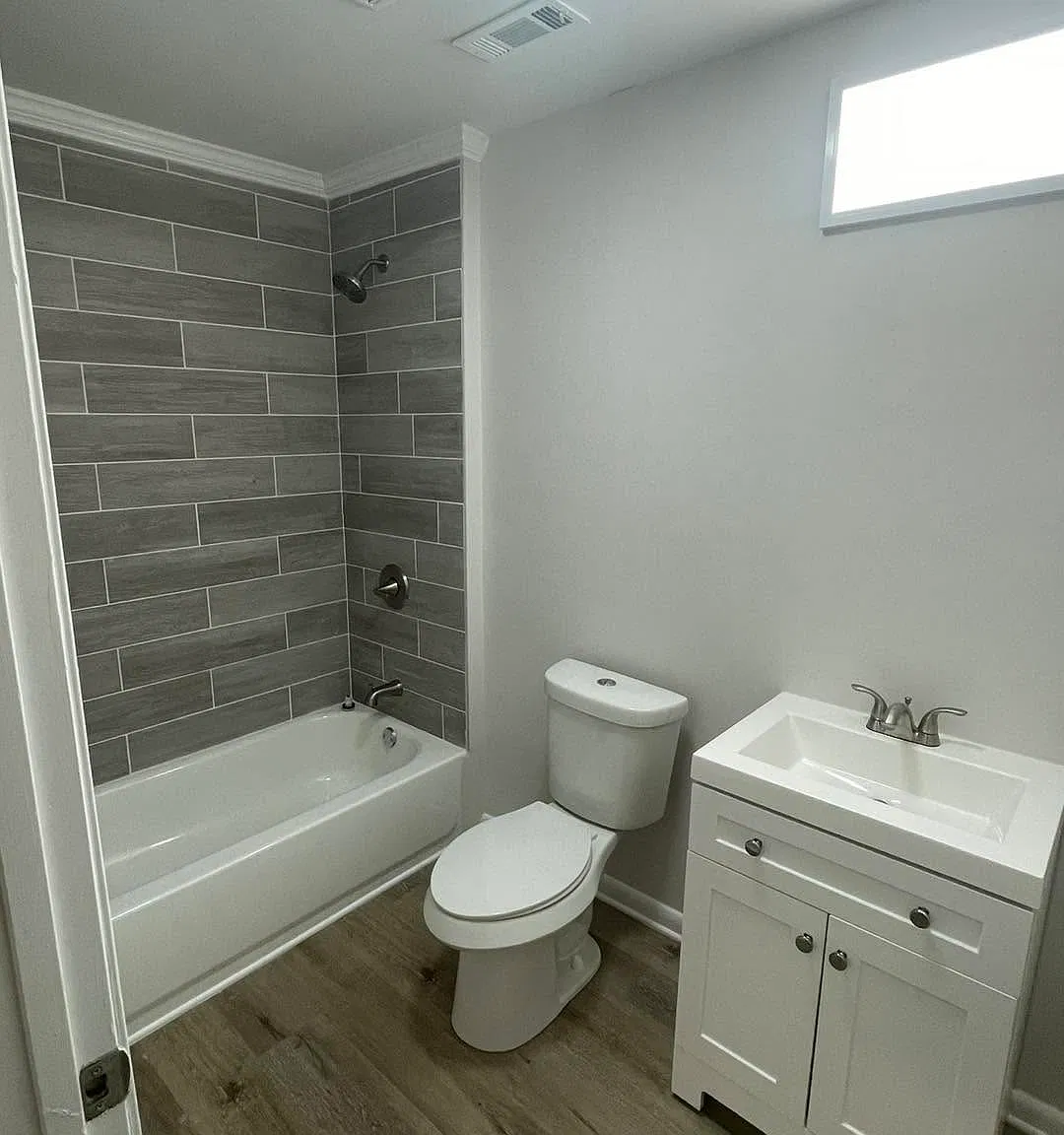 5 bed, 1247 sqft, $1,600 — Photo 2