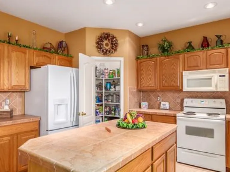 11154 W Sheridan St — Photo 10
