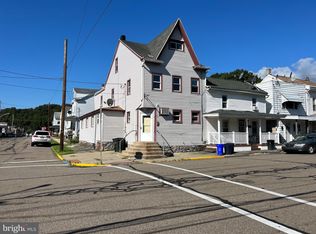 200 N Nicholas St, Saint Clair, PA 17970