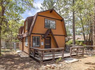 518 Sunset Ln, Sugarloaf, CA 92386