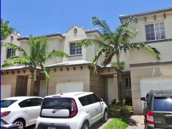 2nd image of 976 Abaco Lane