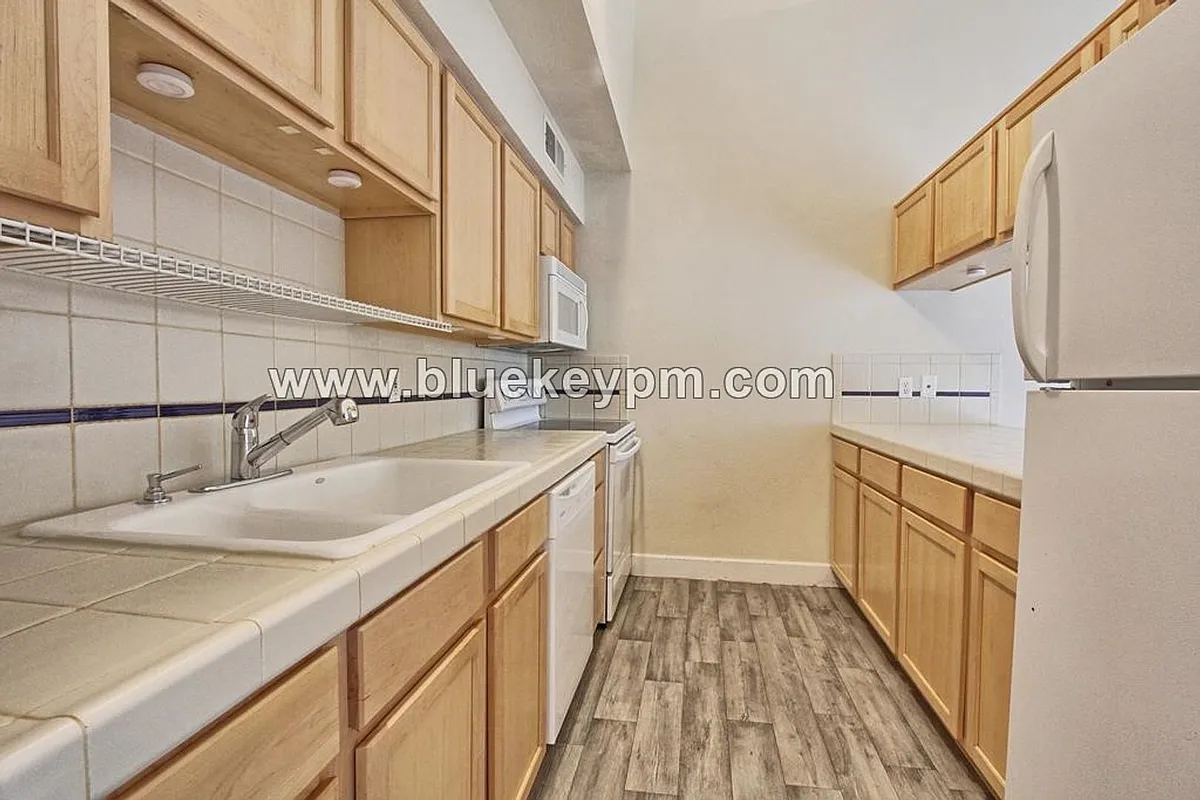 Building Photo - 4 Touchstone Ct #64
