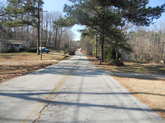 4th image of 3748 King Dr