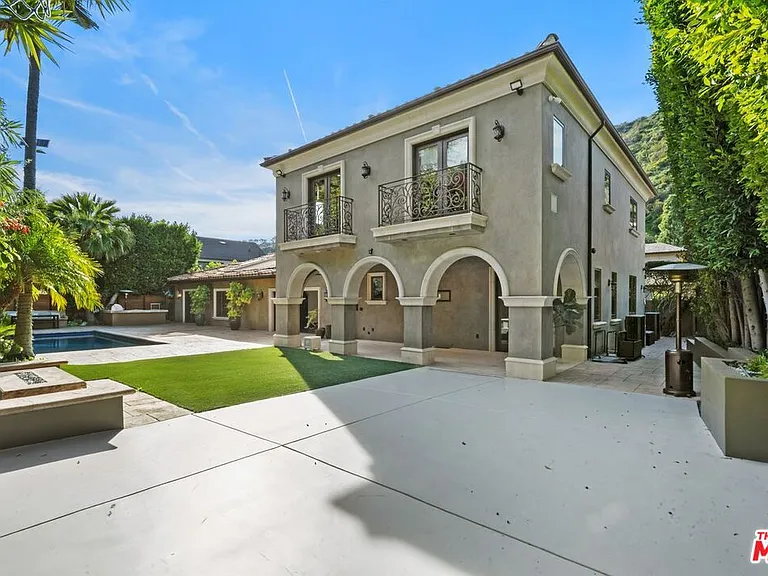 2108 San Ysidro Dr — Photo 35