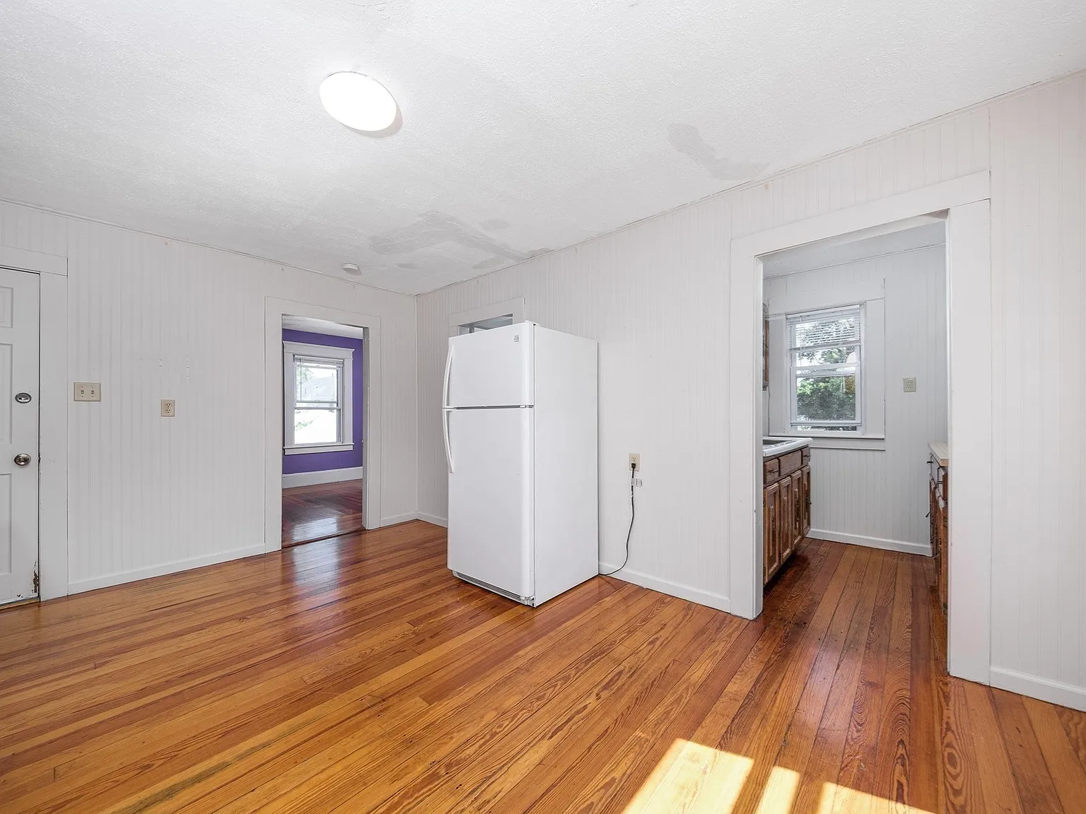 3 bed, 1.0 bath, 950 sqft, $2,200 — Photo 2
