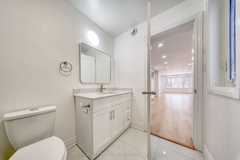 Toronto House for rent - 4 Bedrooms — photo 14
