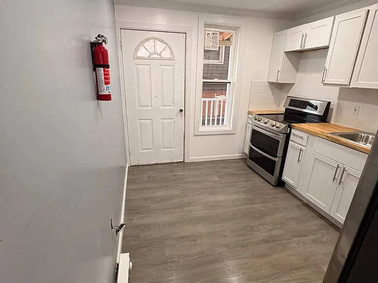 409 W Market St #2 — Photo 20