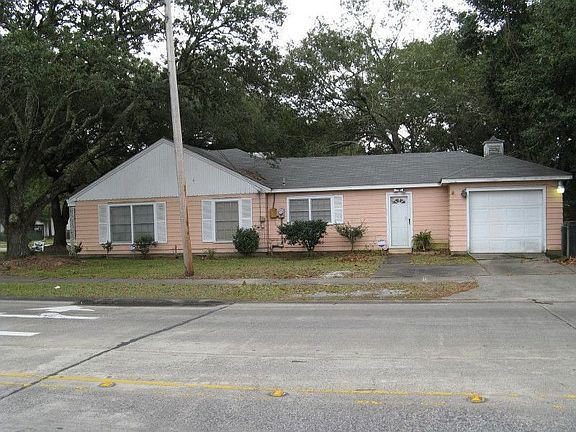 Side view of home on corner lot