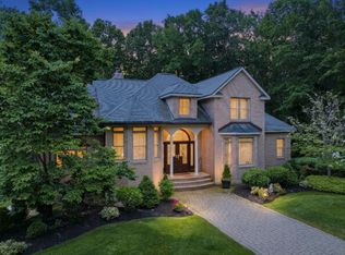 9 Meeting Rock Dr, Atkinson, NH 03811