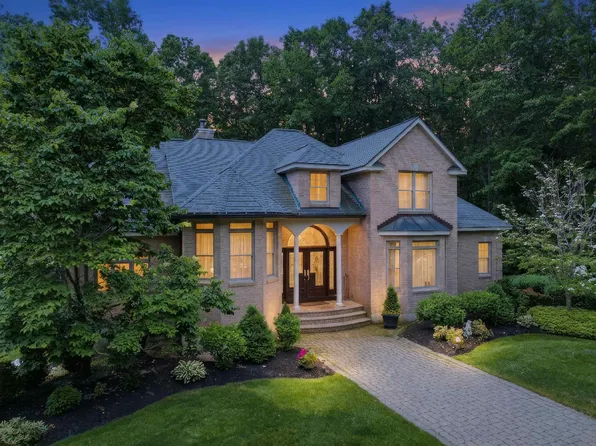 9 Meeting Rock Drive, Atkinson, NH 03811