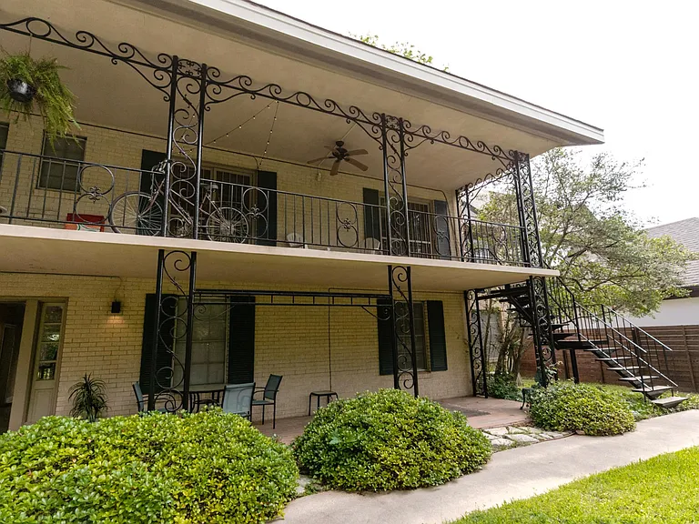 3506 Enfield Rd #201 — Photo 16
