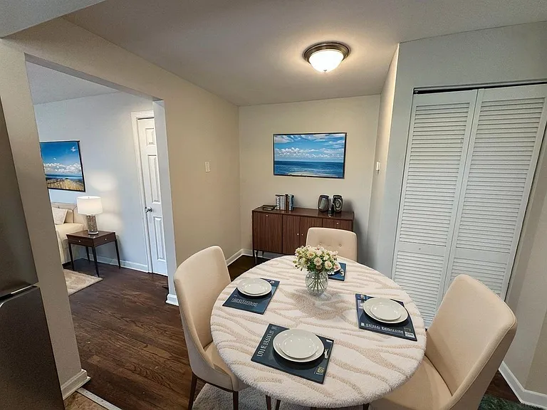 3918 E Gatewood Ln #4 — Photo 4