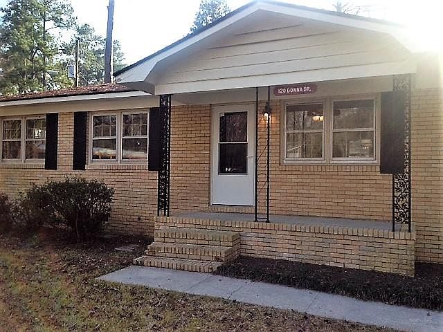 Adorable bungalow in downtown Summerville