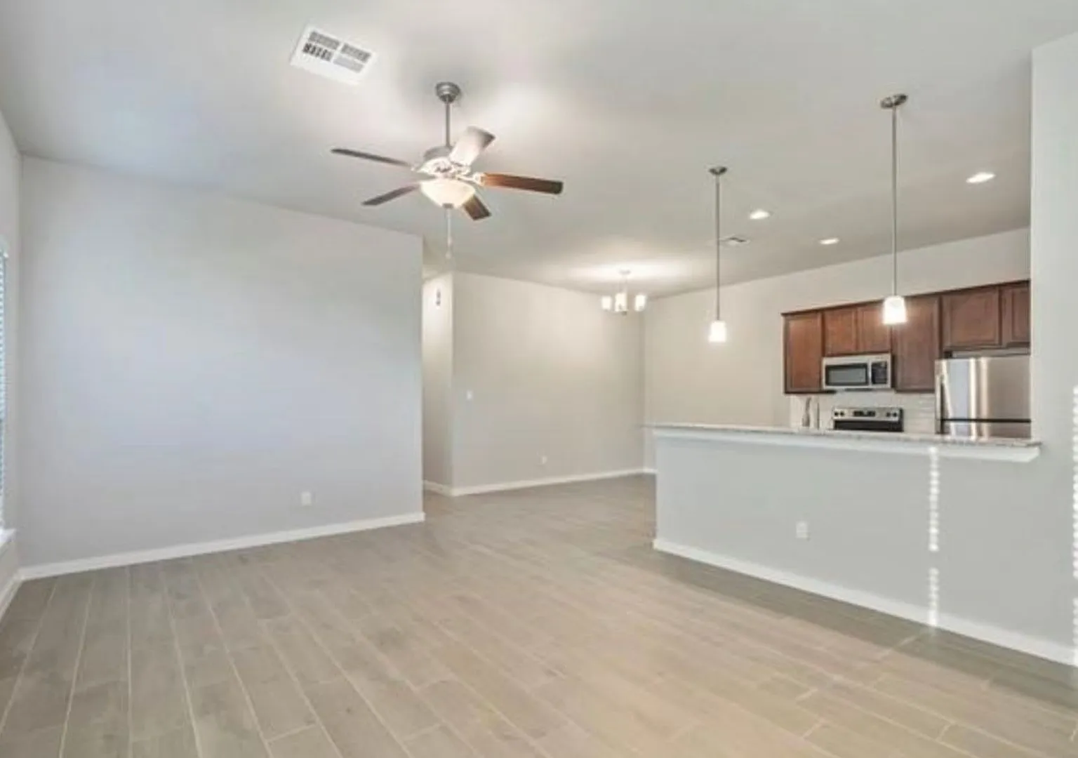 218 Oakcrest — Photo 3