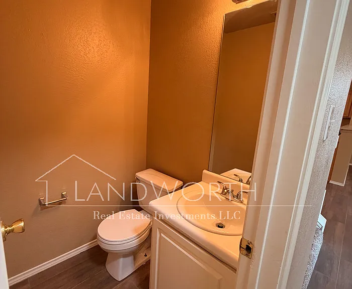241 Rentz Place Cir — Photo 16