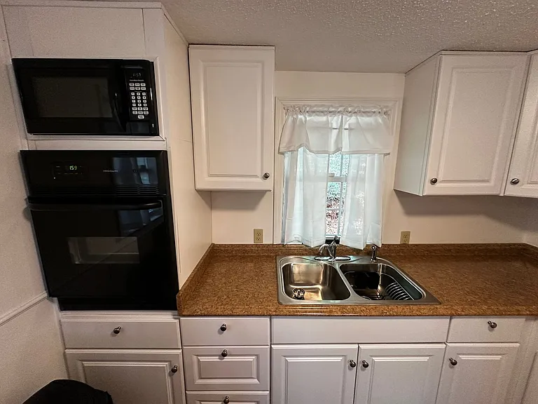 253 White Ln — Photo 8