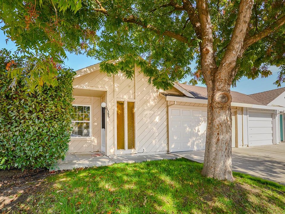 1st image of 1385 Eaglerock Pl