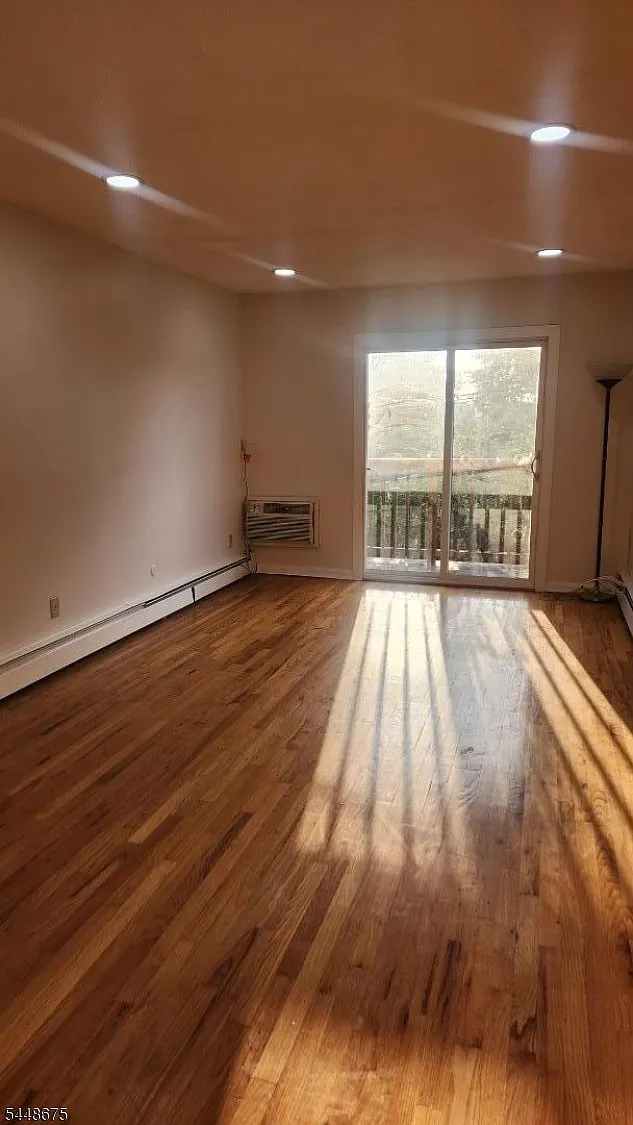 1 bed, 1.0 bath, $1,700 — Photo 3