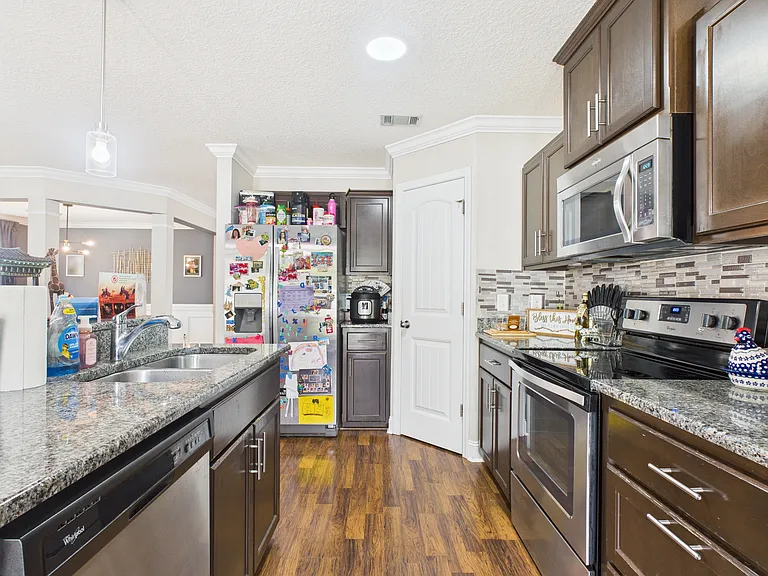 213 Grandview Dr — Photo 14