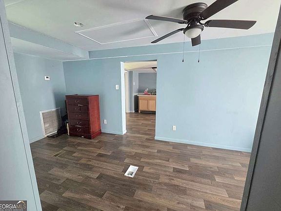 3rd image of 2804 Stuart Dr