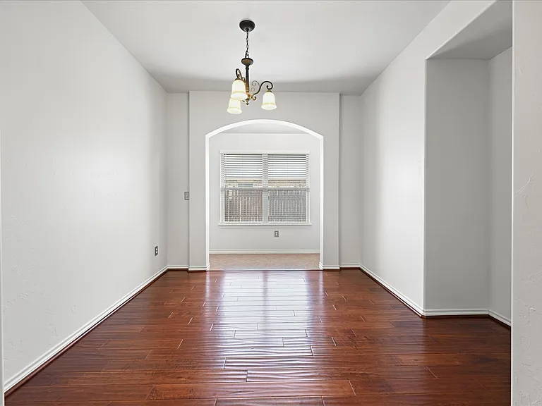 8725 Pikes Peak Rd — Photo 14