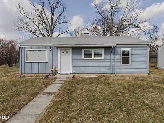 2nd image of 400 E Pearl St