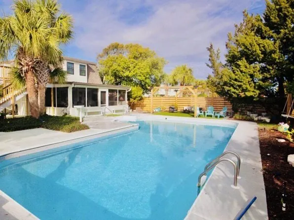 731 Sailfish Dr, Fort Walton Beach, FL 32548