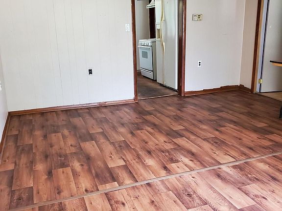 5th image of 1655 Leigh Ave