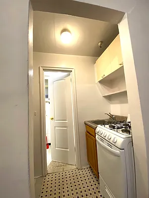 Rented by Kaden Realty | media 7