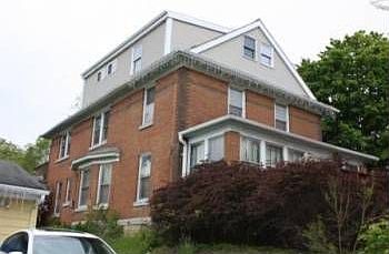 1st image of 140 King St E