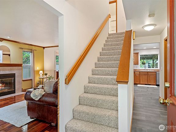 3rd image of 731 E Lakeshore Drive