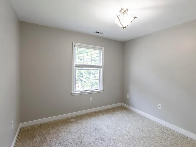 1716 Lakeview Ave — Photo 5