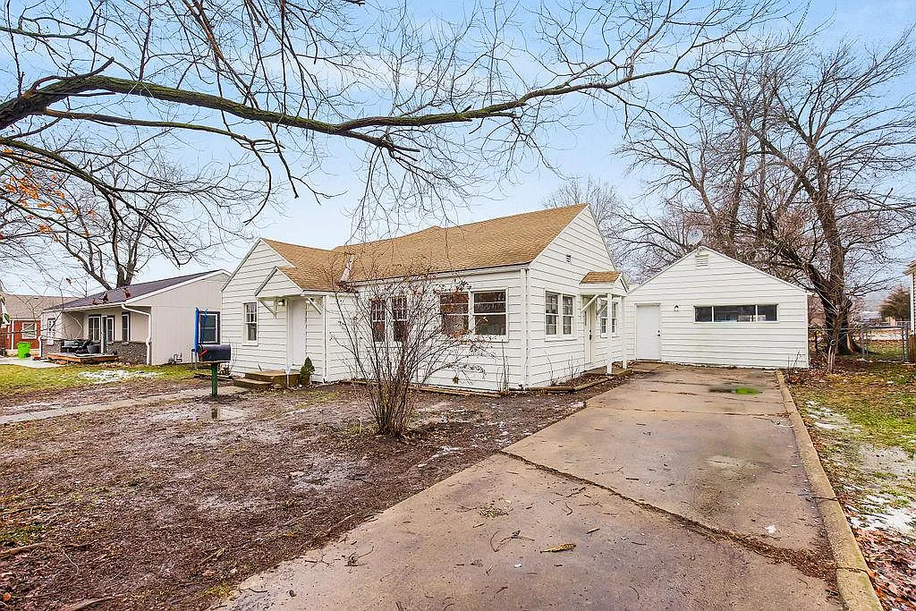 4 bed, 1768 sqft, $2,200 — Photo 2