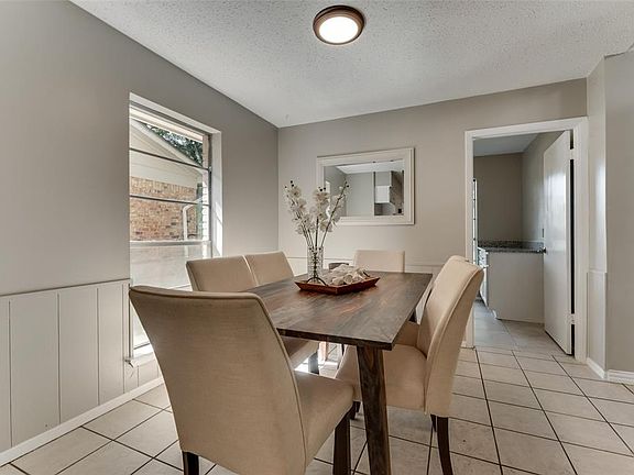 4th image of 2326 Village Green Dr
