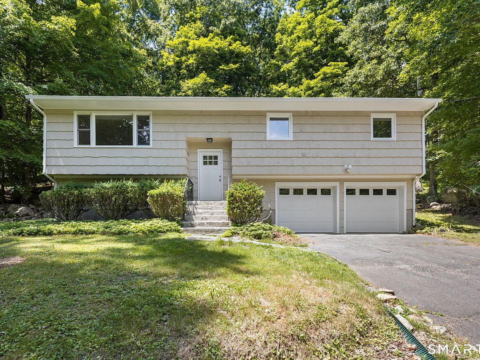 1st image of 2 Oakwood Drive