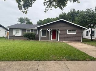 105 SW Taylor St, Burleson, TX 76028