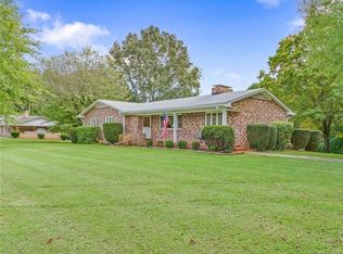 401 Asbury Rd, Candler, NC 28715