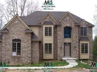9025 Huron Blfs, Update, MI